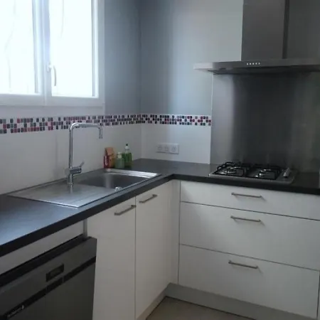 - Entre La Ville D'hiver Et Pereire - Cinq Personnes Appartement *