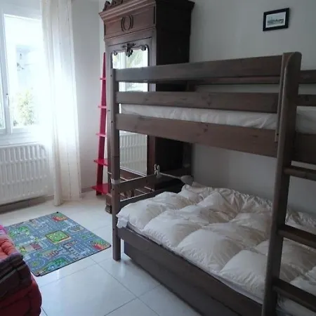 - Entre La Ville D'hiver Et Pereire - Cinq Personnes Appartement *