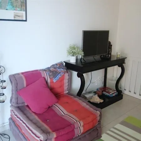 - Entre La Ville D'hiver Et Pereire - Cinq Personnes Appartement *
